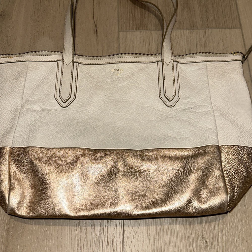 Fossil Off White Leather Rose Gold Handbag Purse Over the Shoulder Bag Zip Close - Picture 6 of 13
